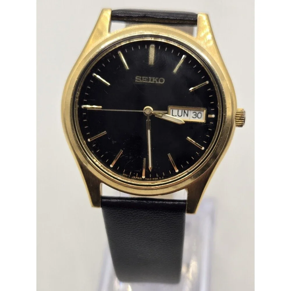 Seiko 7N43-8A99 Quartz Day/Date Vintage Men’s Watch. New Leather Band + Batt.